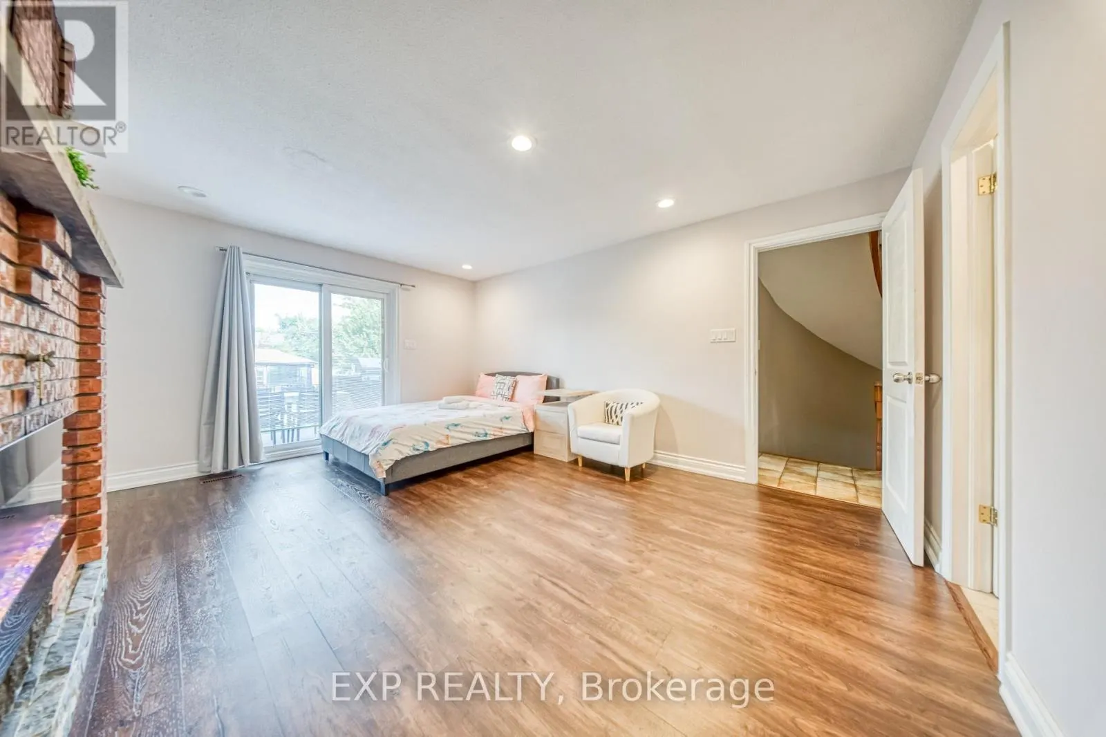35 HIGHLAND HILL