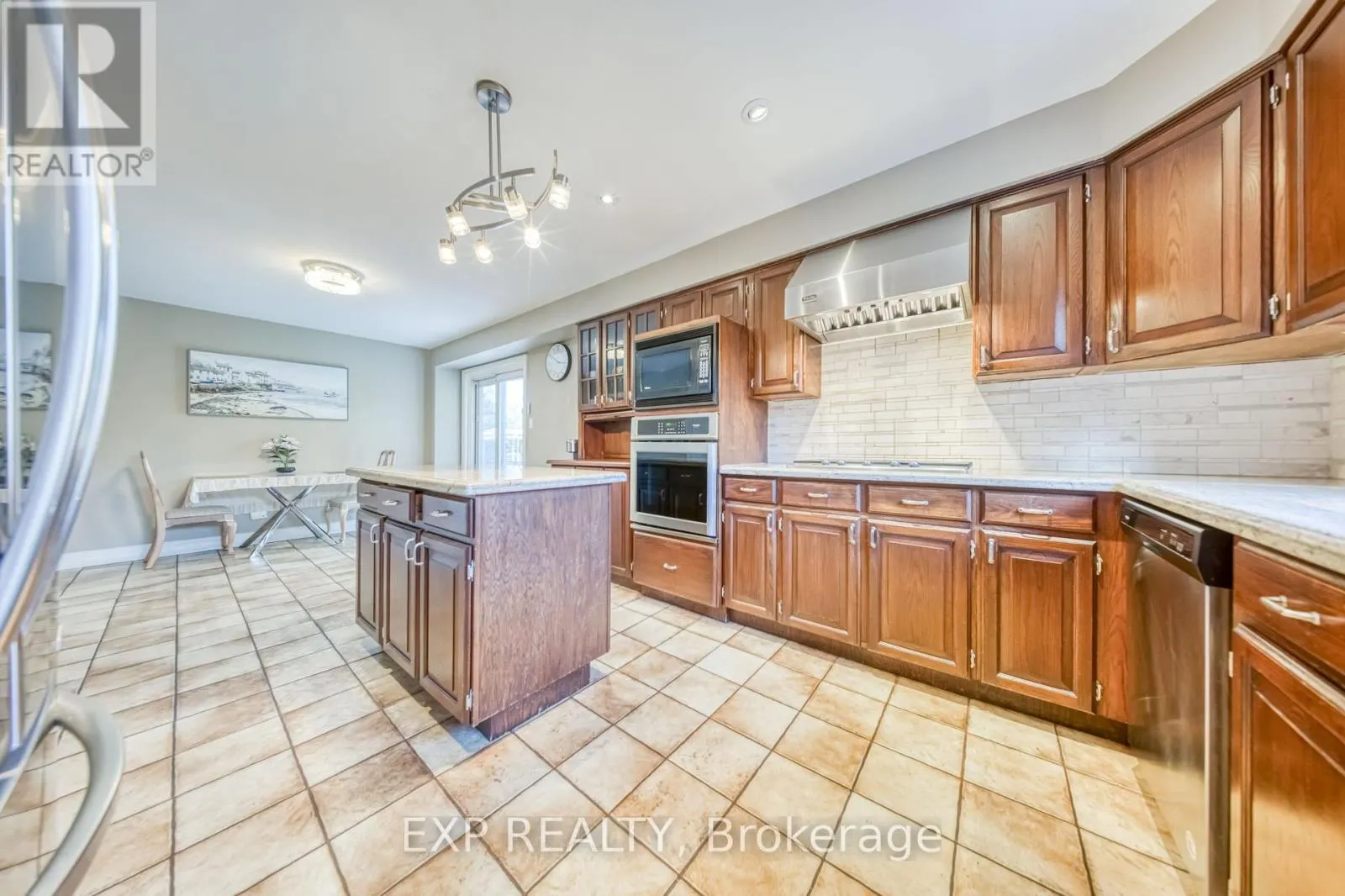 35 HIGHLAND HILL