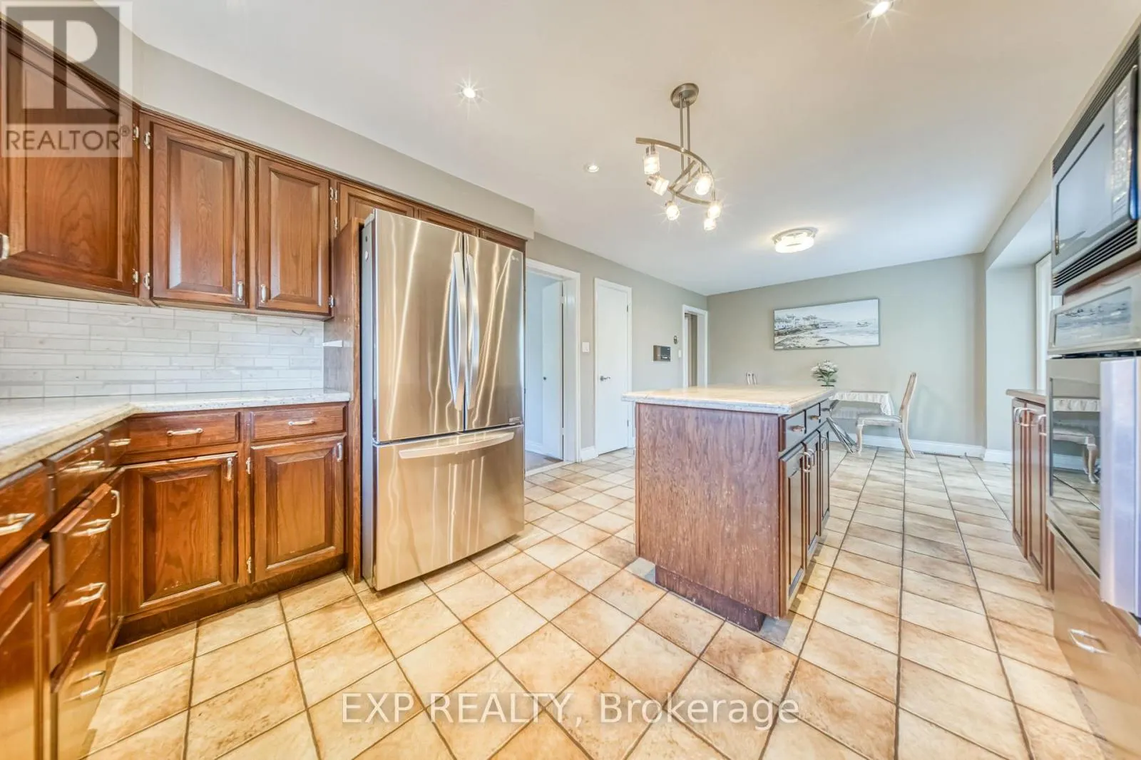 35 HIGHLAND HILL
