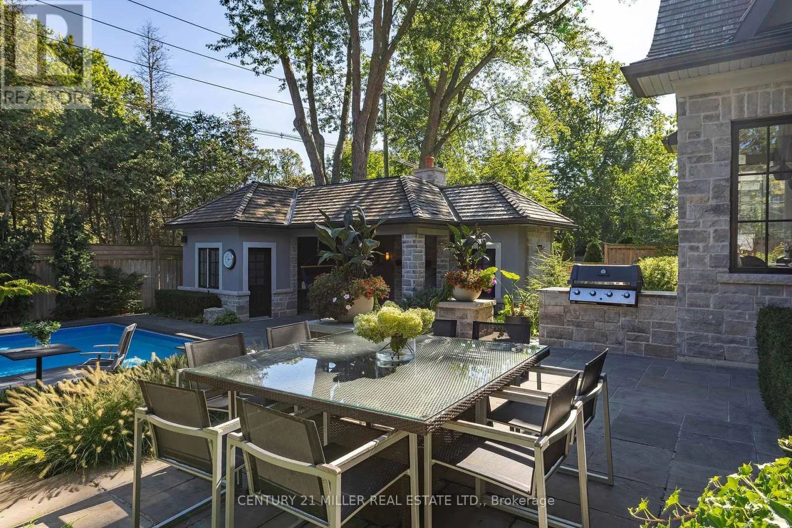 1324 CAMBRIDGE DRIVE