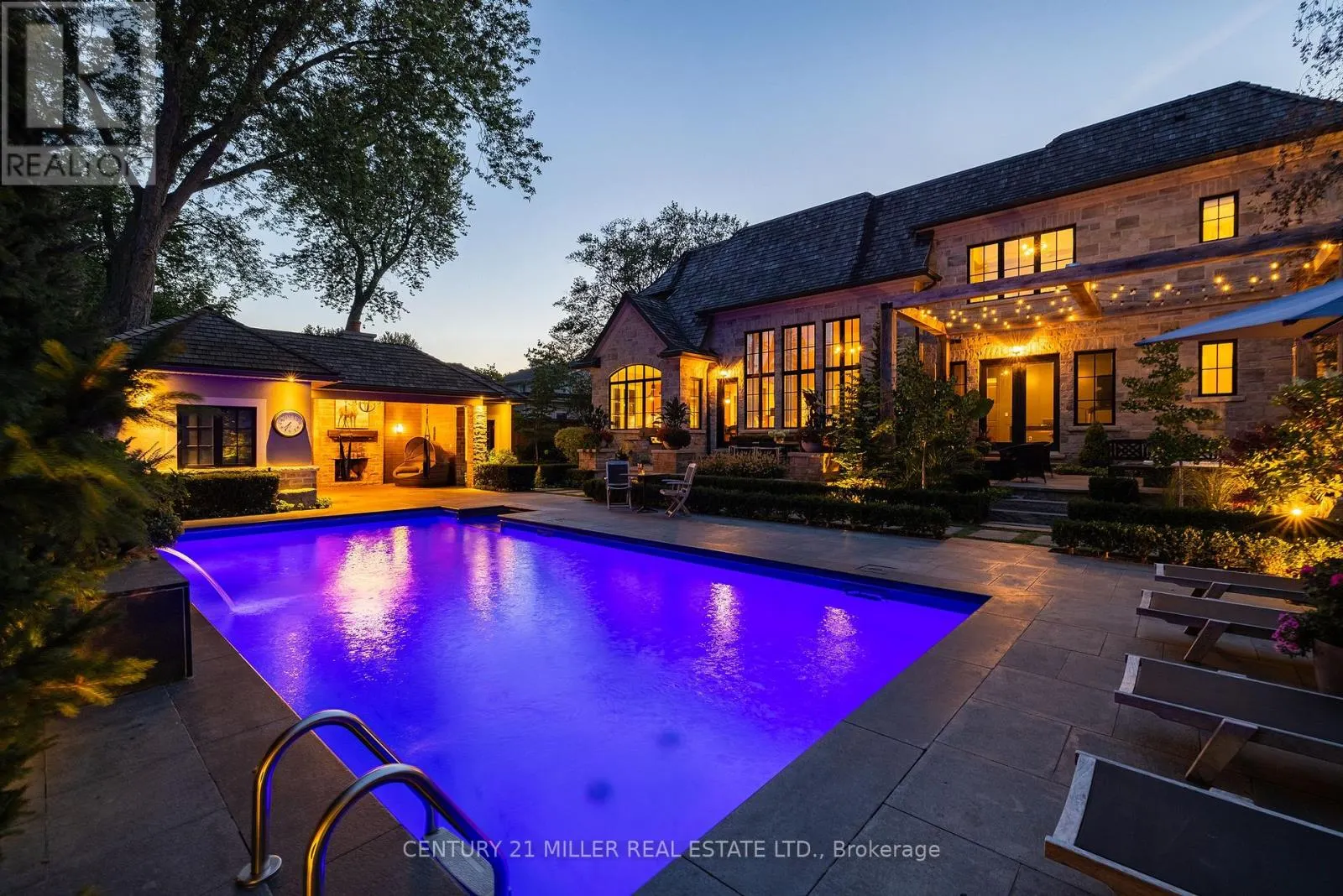 1324 CAMBRIDGE DRIVE