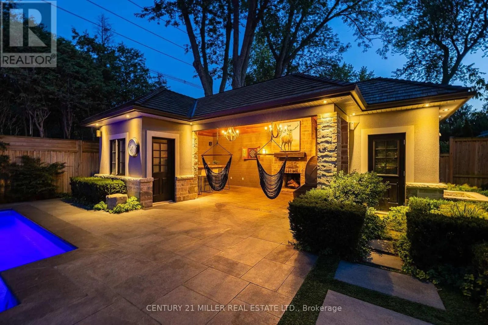 1324 CAMBRIDGE DRIVE