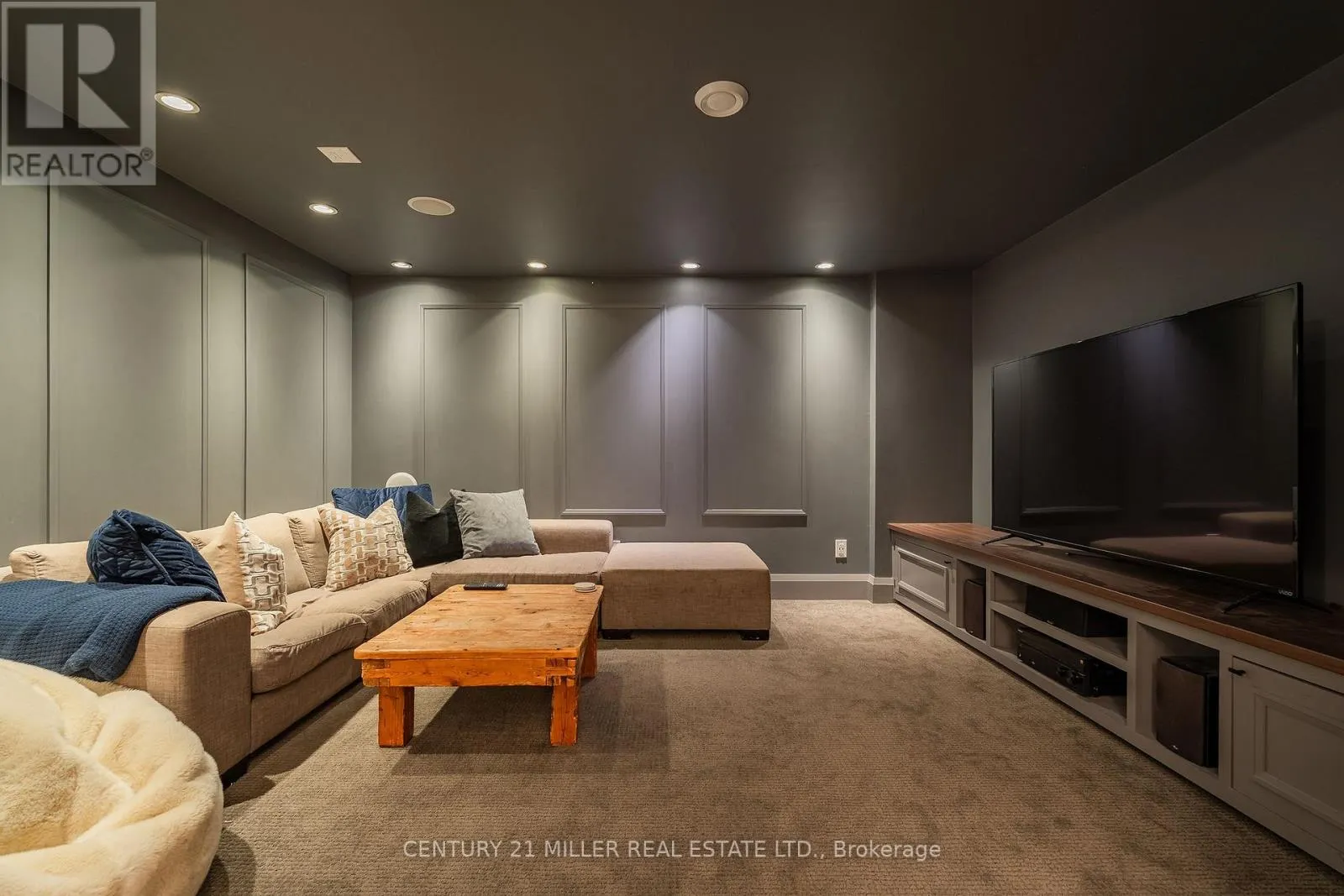 1324 CAMBRIDGE DRIVE