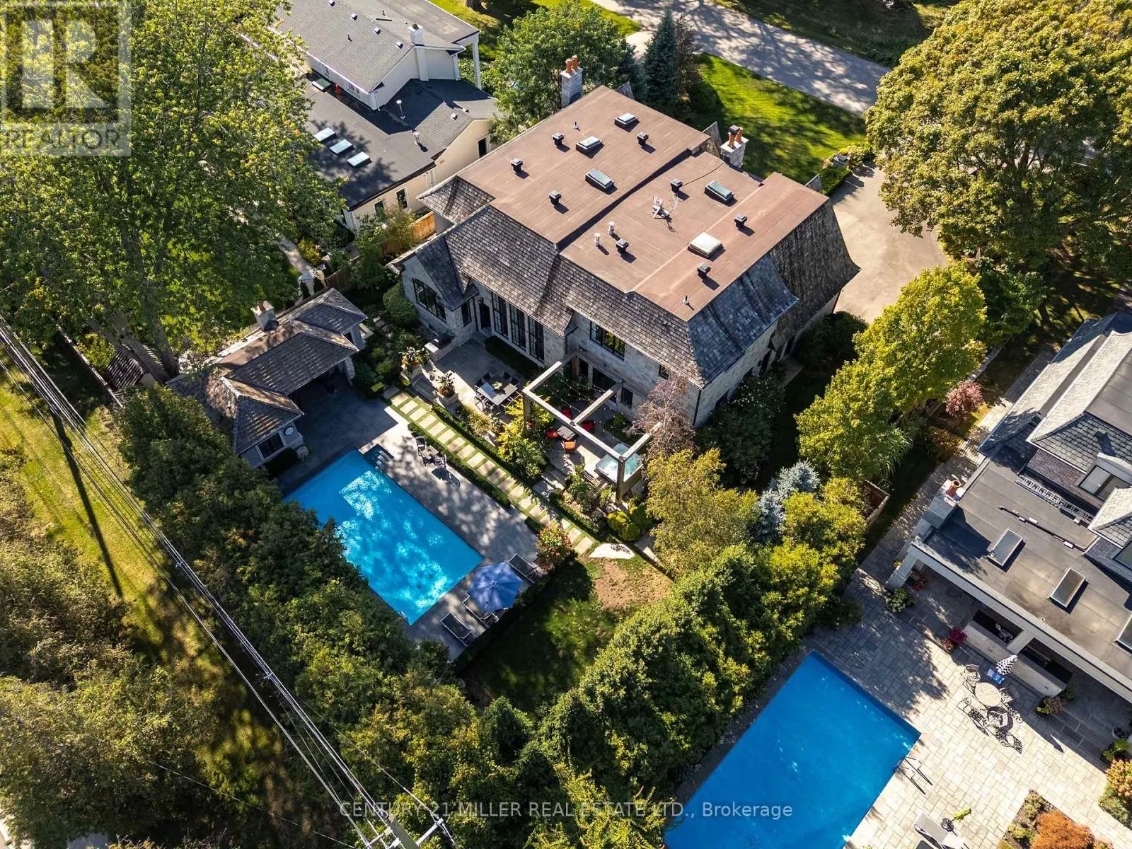 1324 CAMBRIDGE DRIVE