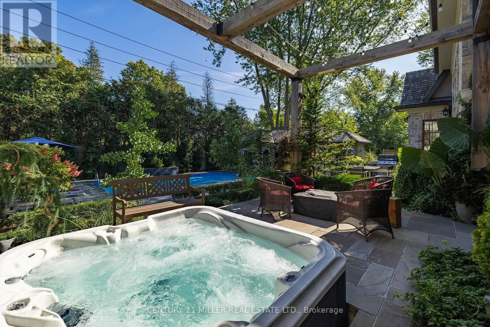 1324 CAMBRIDGE DRIVE