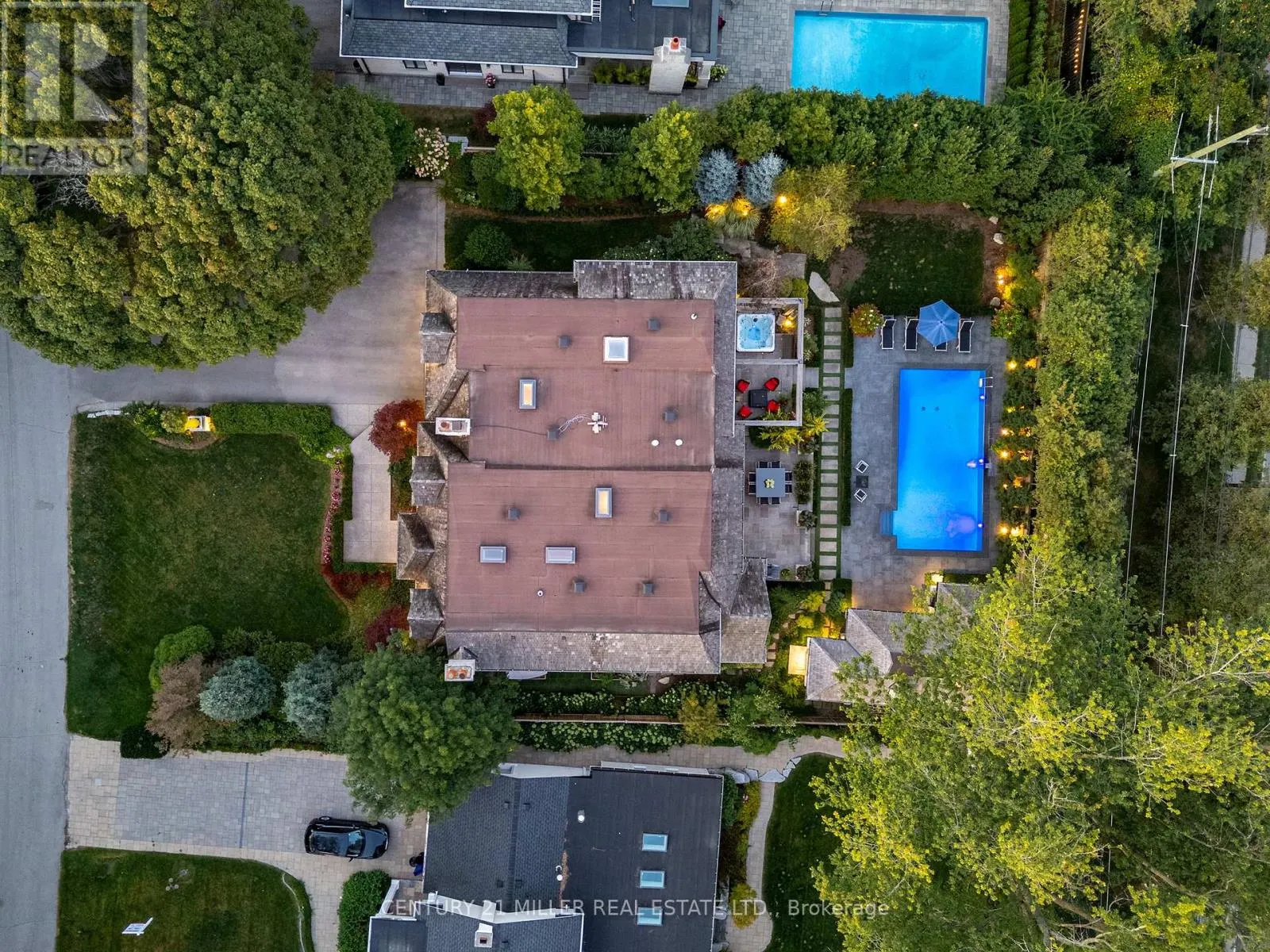 1324 CAMBRIDGE DRIVE