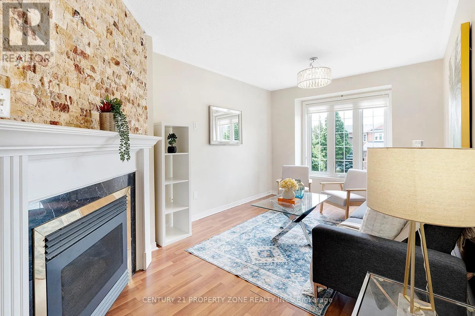UPPER - 5469 PALMERSTONE CRESCENT