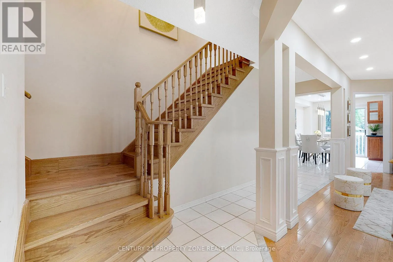 UPPER - 5469 PALMERSTONE CRESCENT