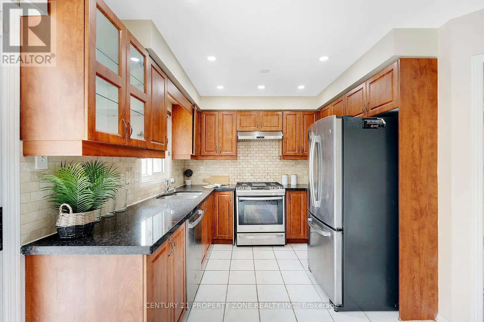 UPPER - 5469 PALMERSTONE CRESCENT
