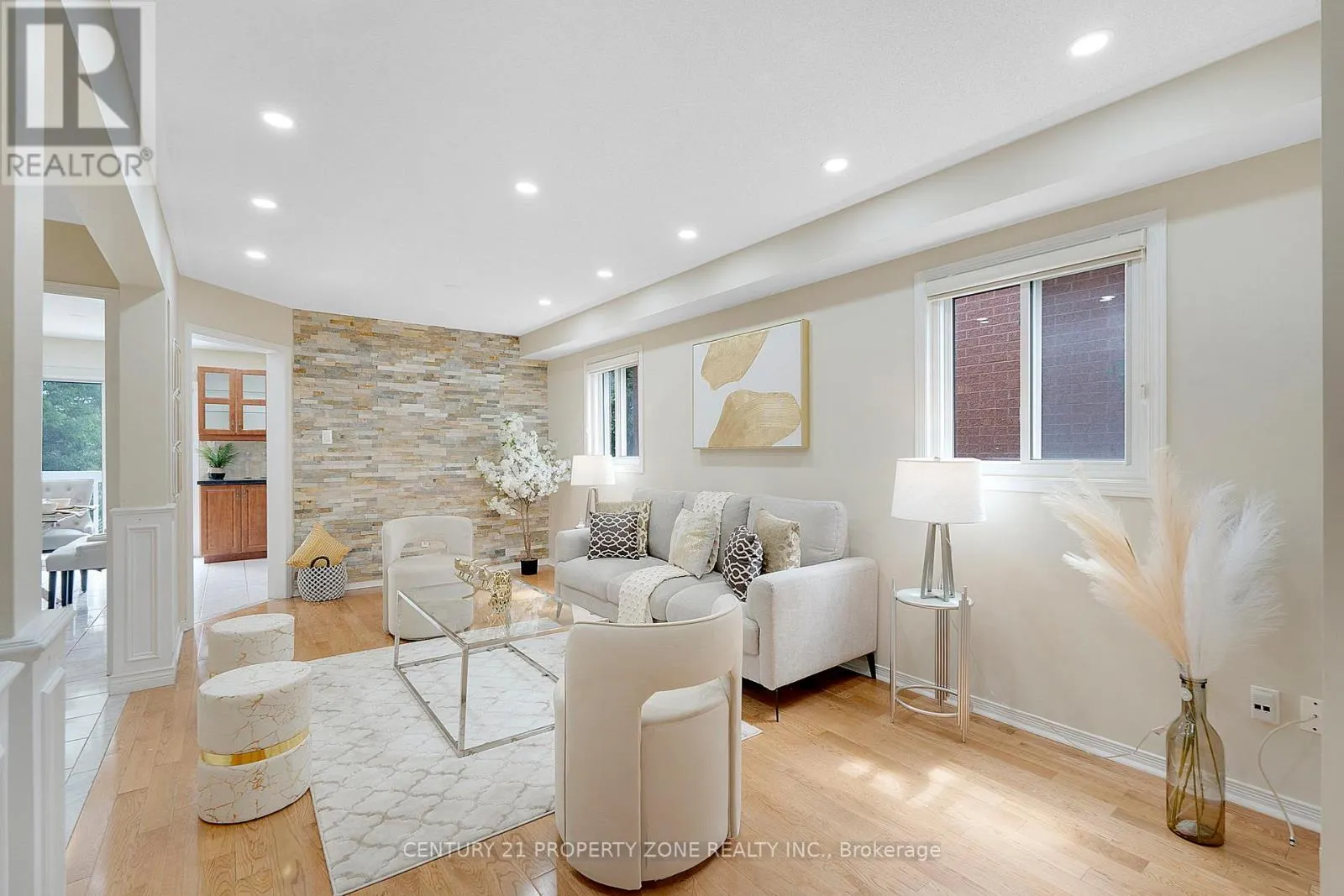 UPPER - 5469 PALMERSTONE CRESCENT