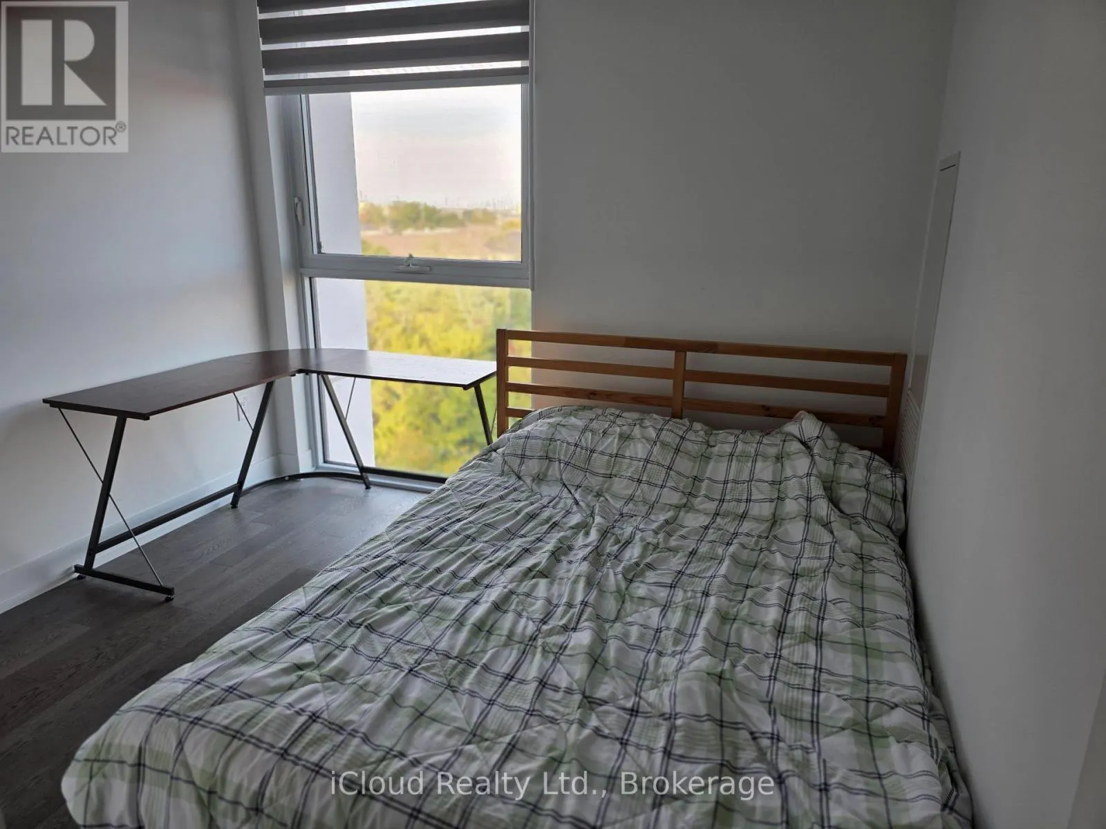 505 - 1063 DOUGLAS MCCURDY COMMON
