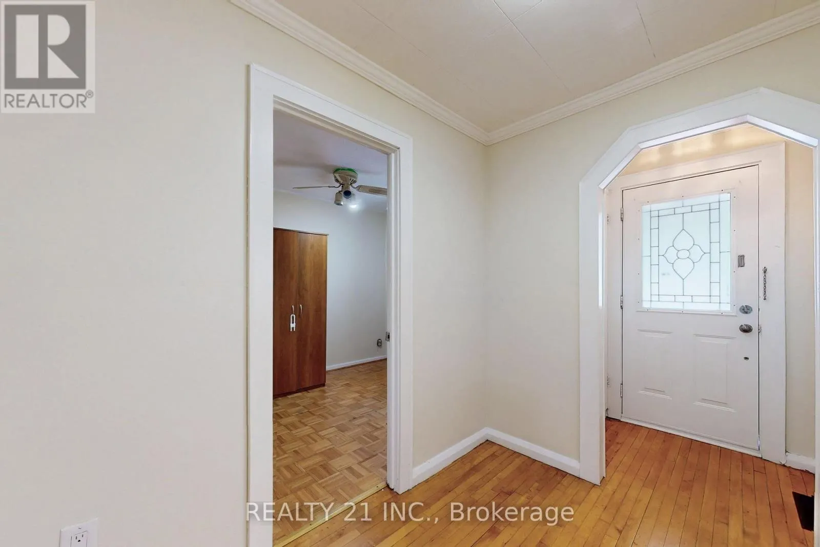 3131 CHURCHILL AVENUE