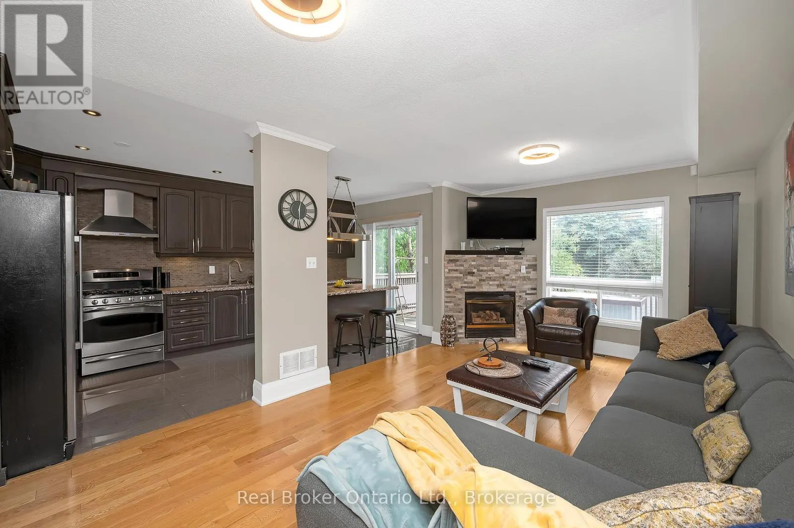 1210 SANDPIPER ROAD