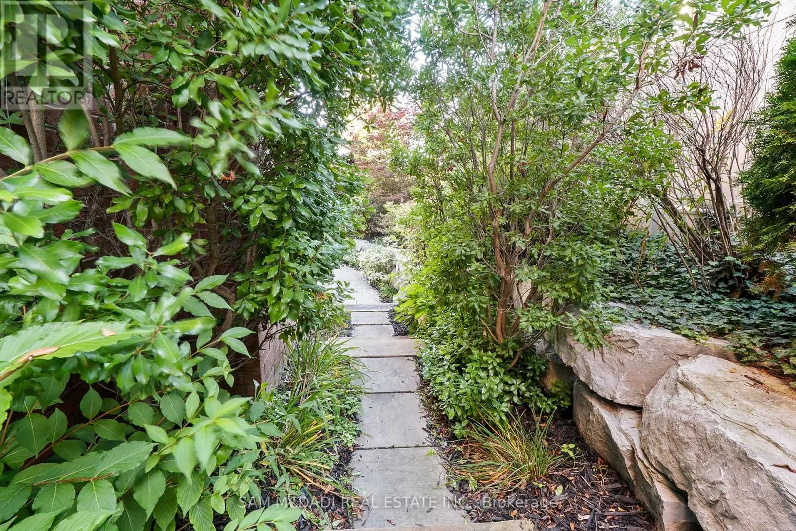 1220 MILNA DRIVE