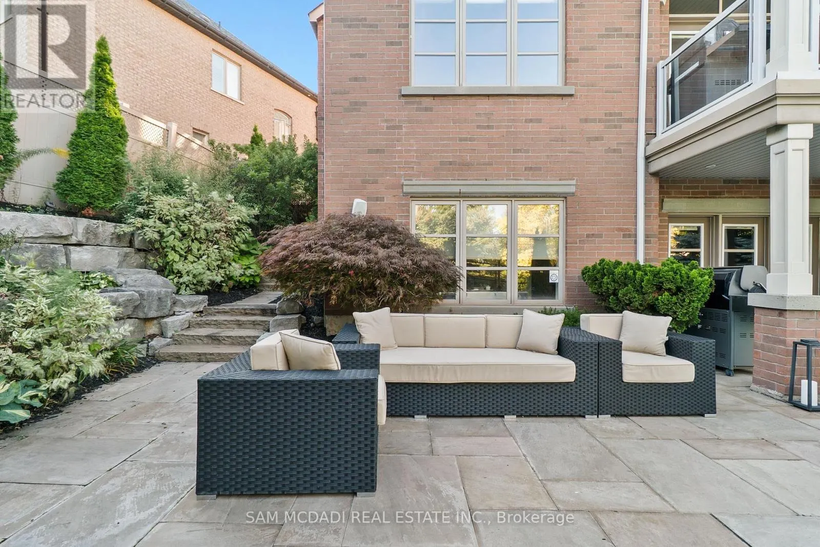 1220 MILNA DRIVE