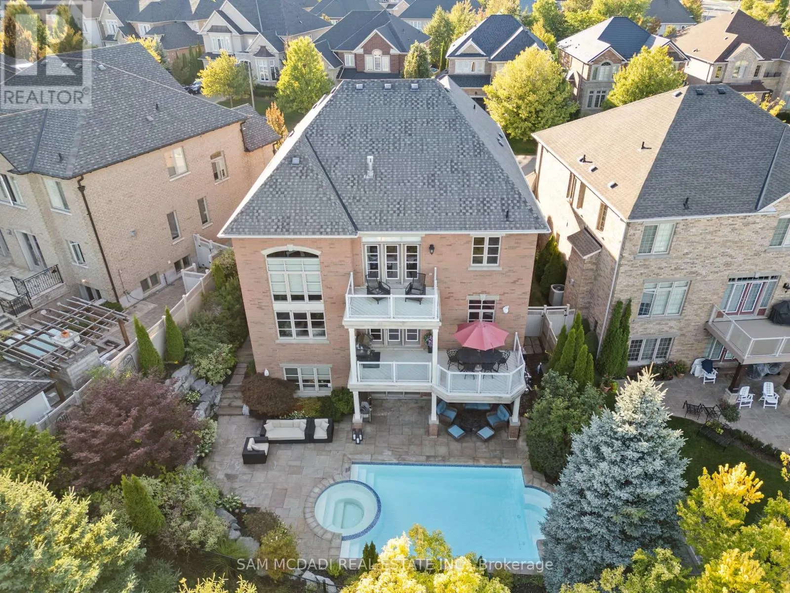 1220 MILNA DRIVE