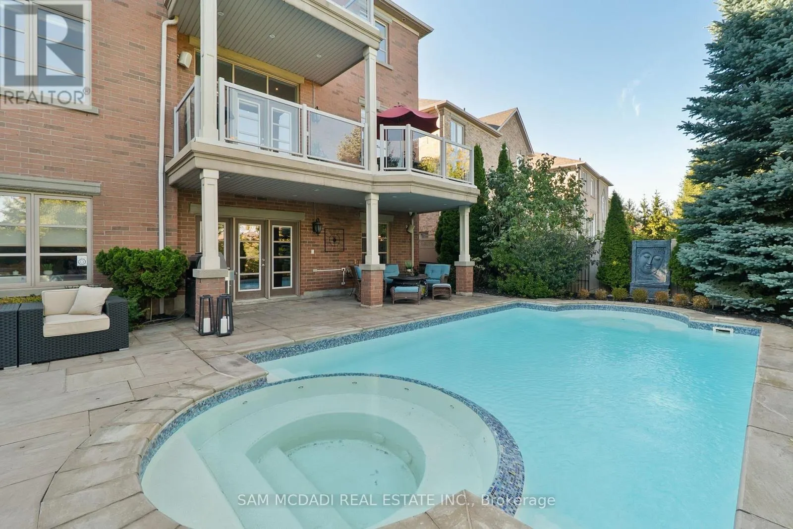 1220 MILNA DRIVE