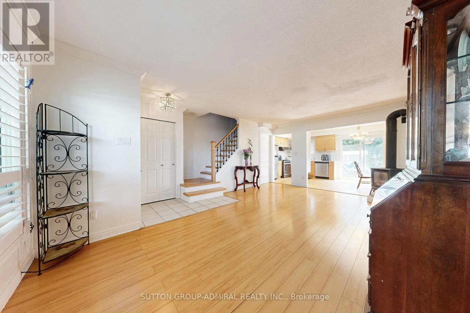3 - 1517 ELM ROAD