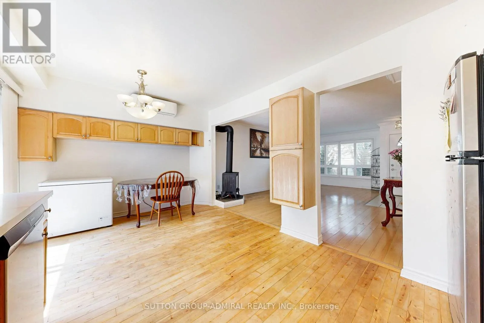 3 - 1517 ELM ROAD