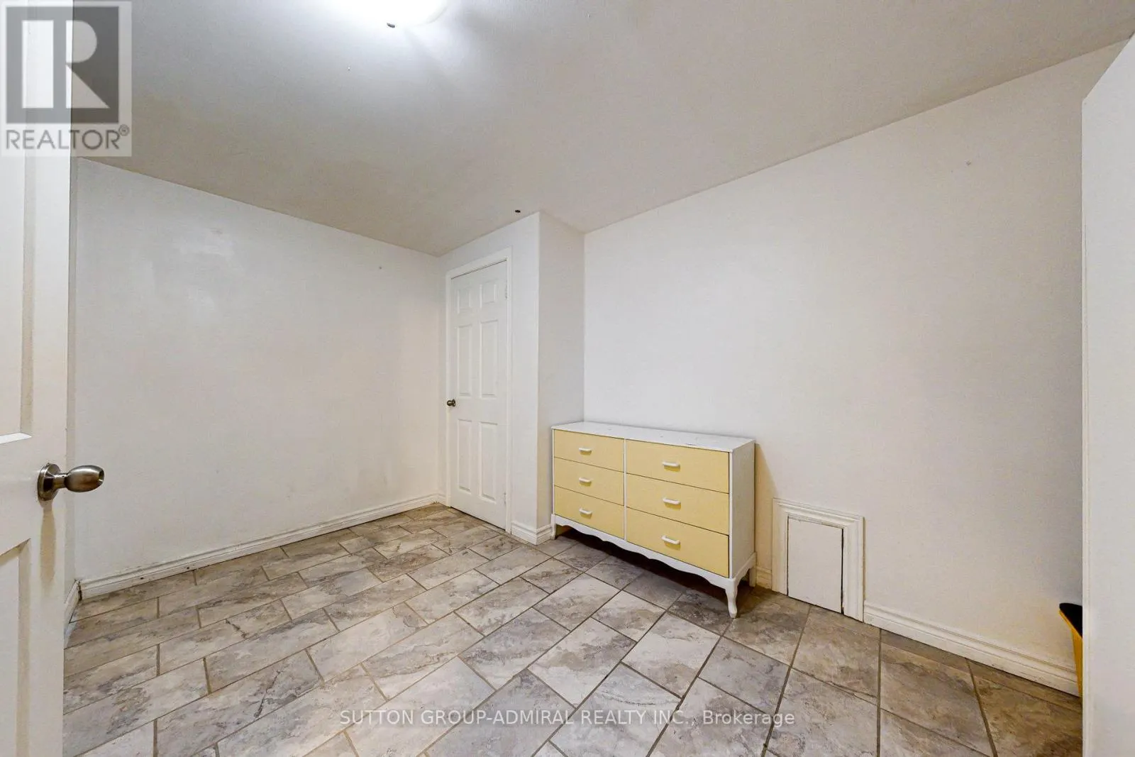 3 - 1517 ELM ROAD