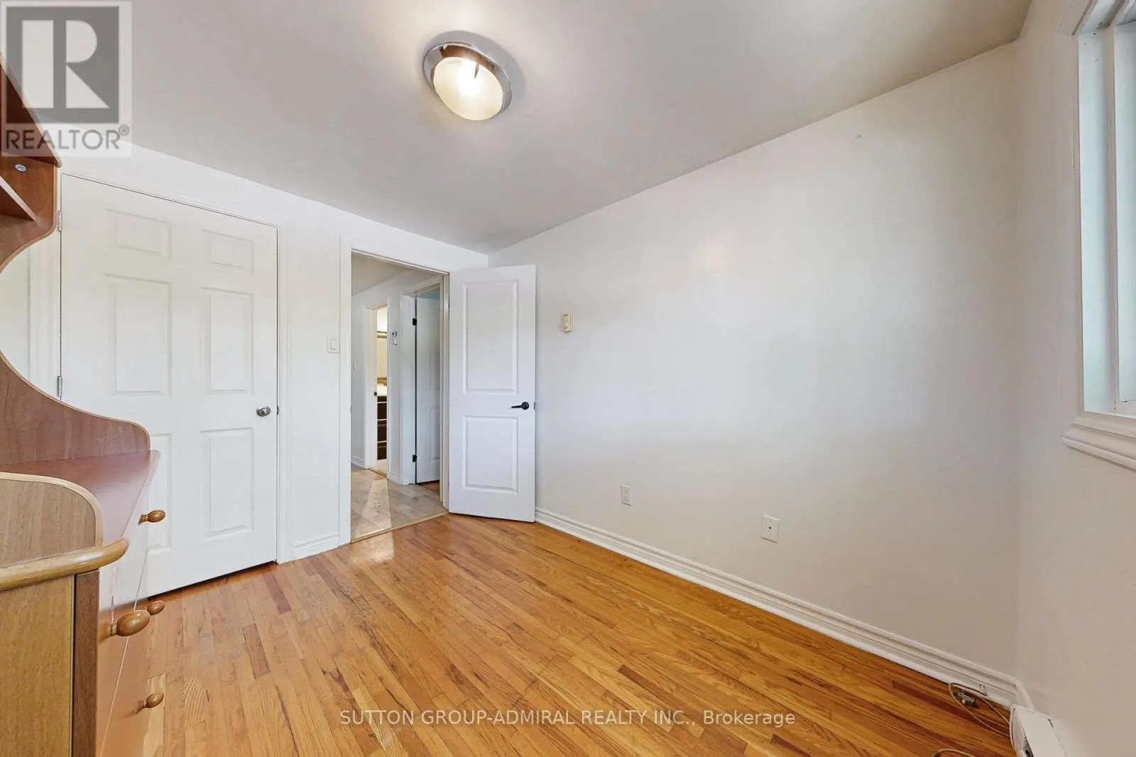 3 - 1517 ELM ROAD
