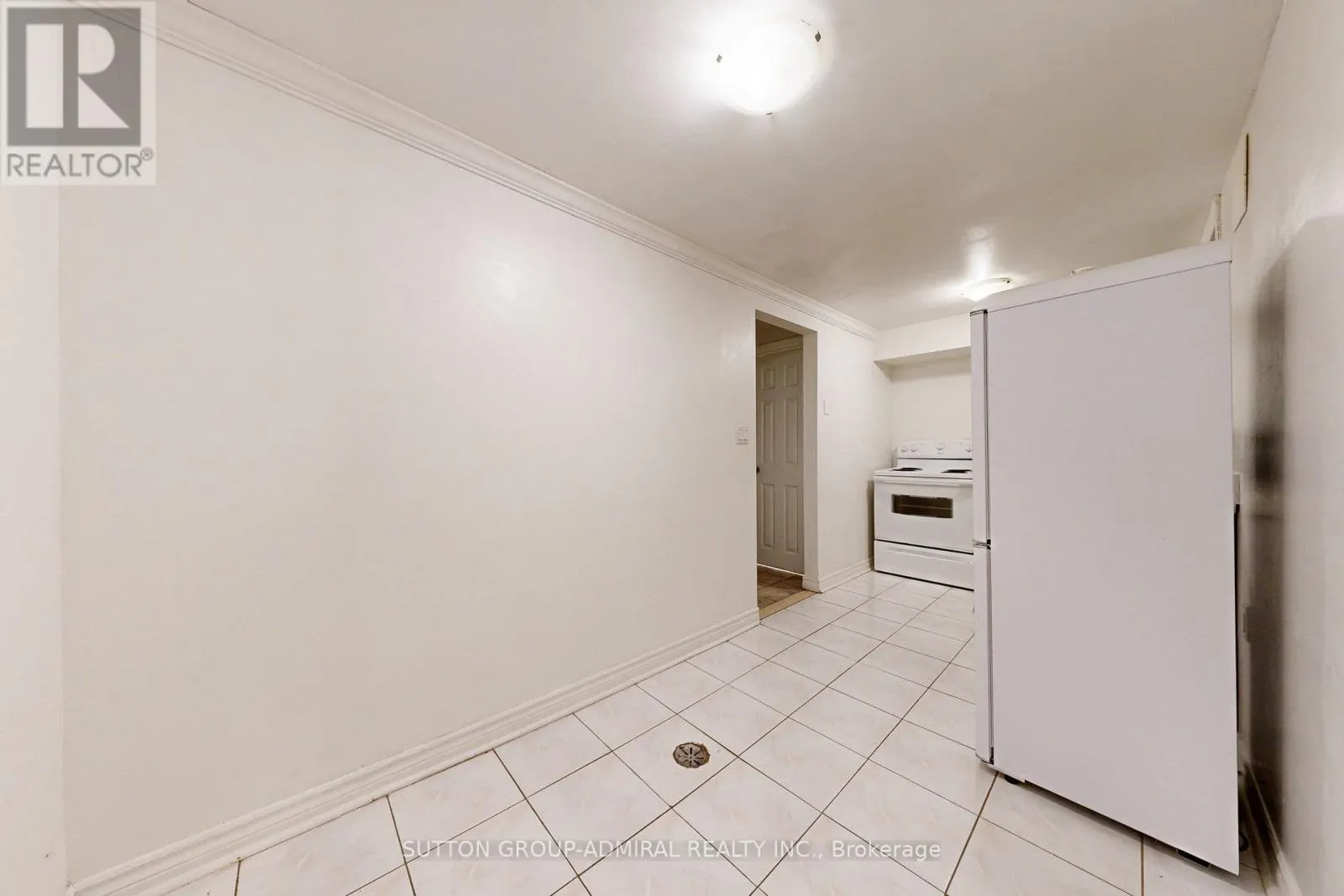 3 - 1517 ELM ROAD