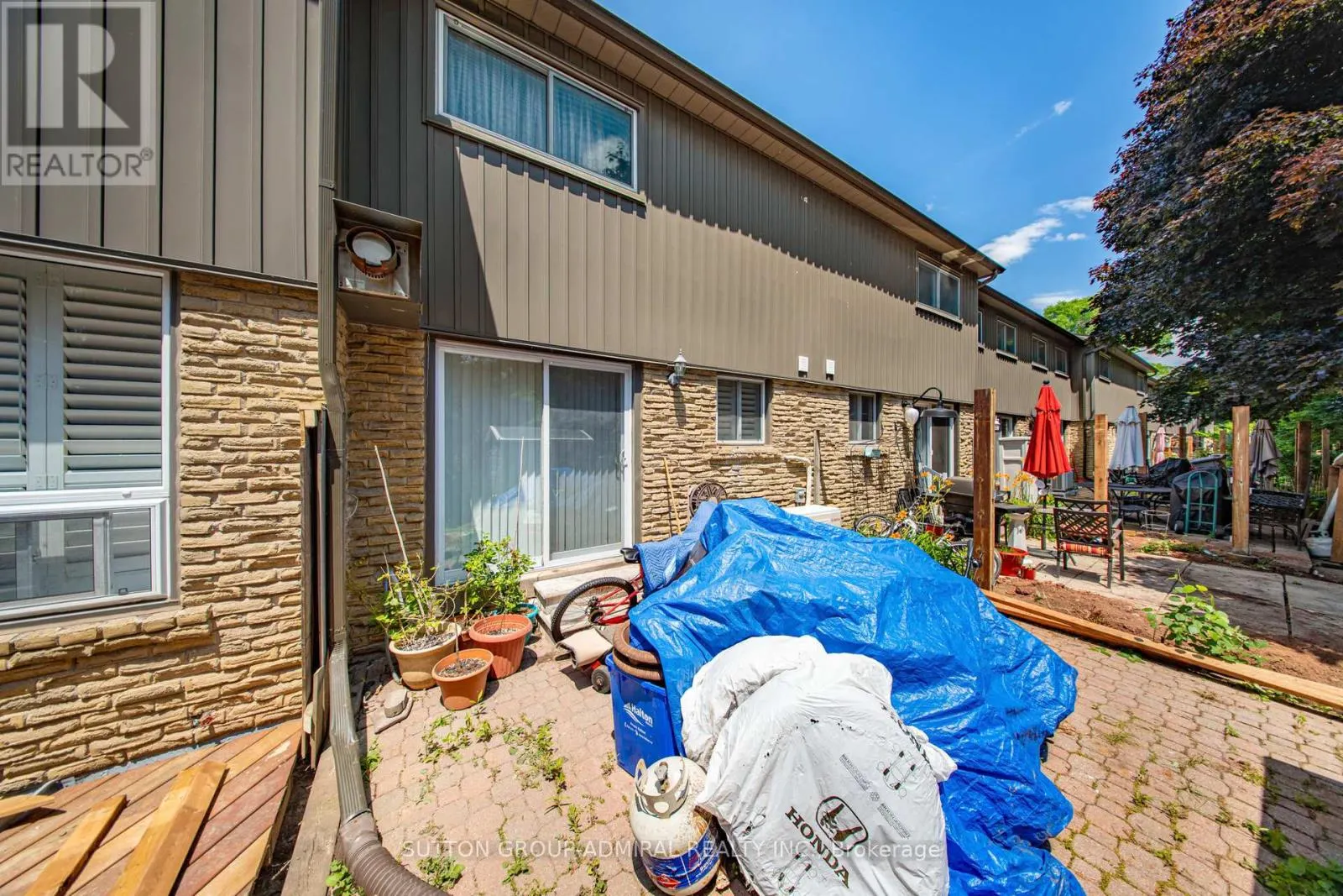 3 - 1517 ELM ROAD