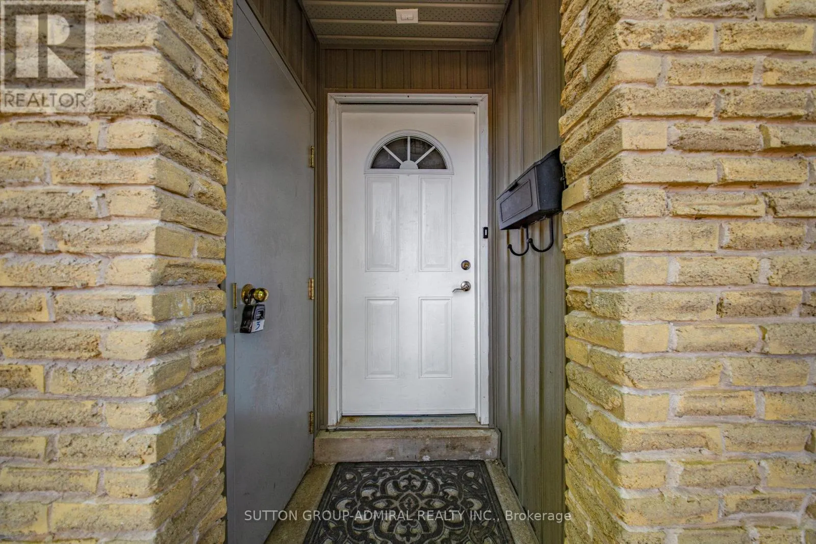 3 - 1517 ELM ROAD