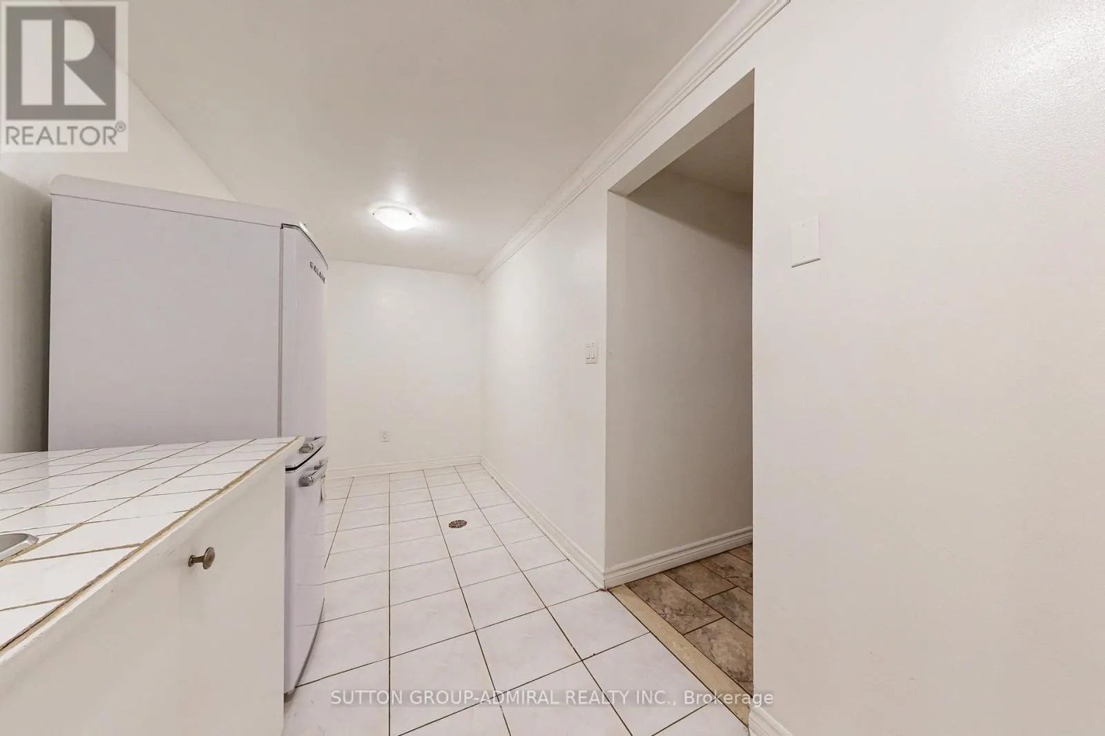 3 - 1517 ELM ROAD