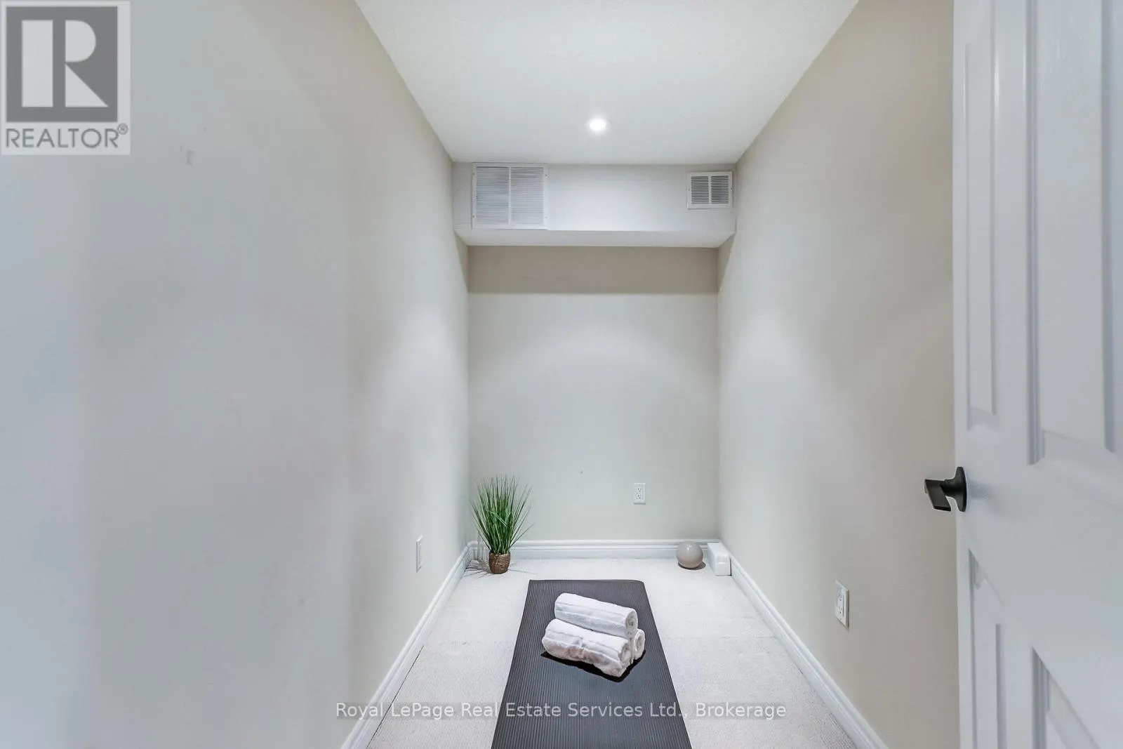 1242 AGRAM DRIVE