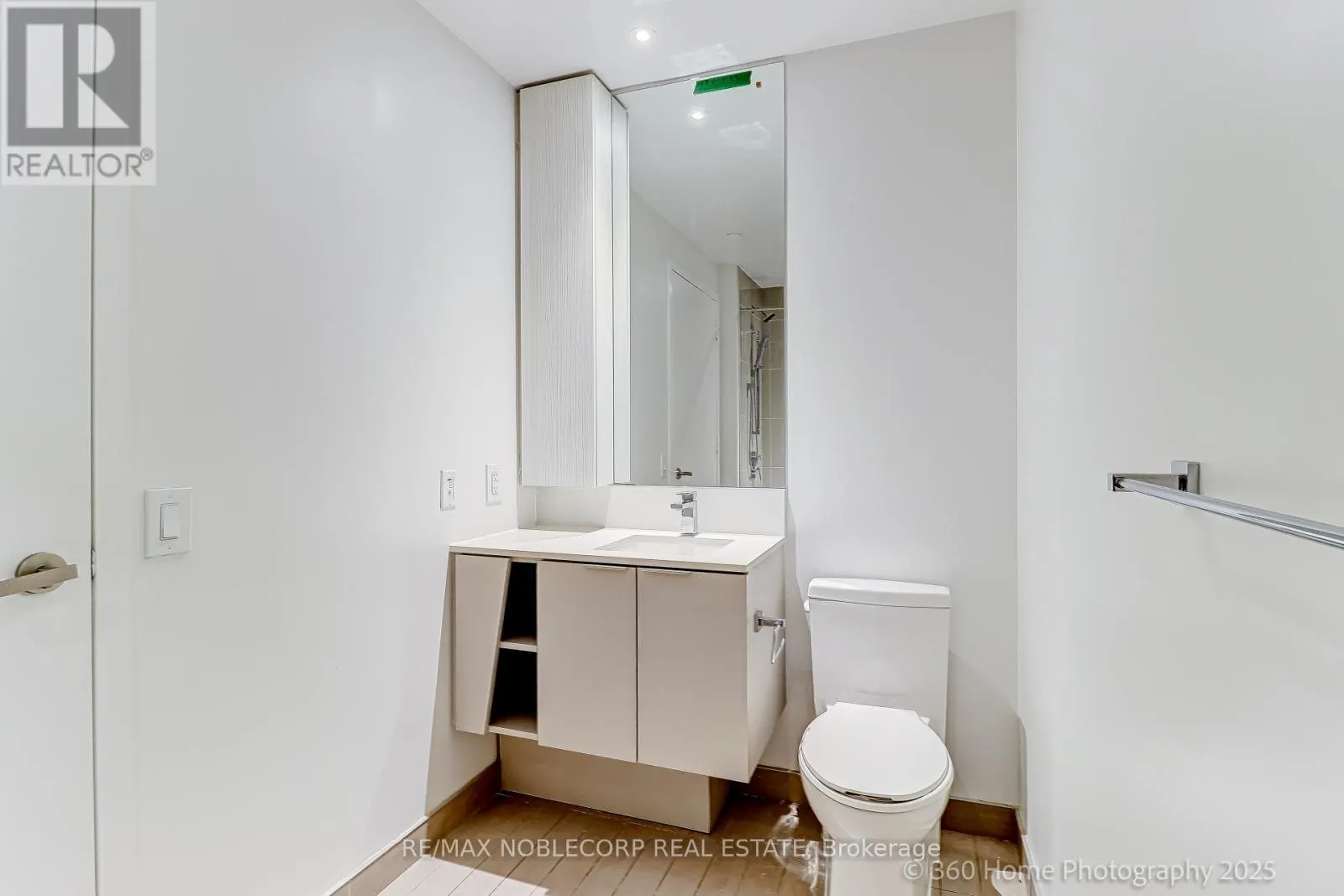 2912 - 3900 CONFEDERATION PARKWAY