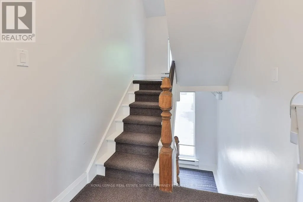 15 MISSISSAUGA ROAD S