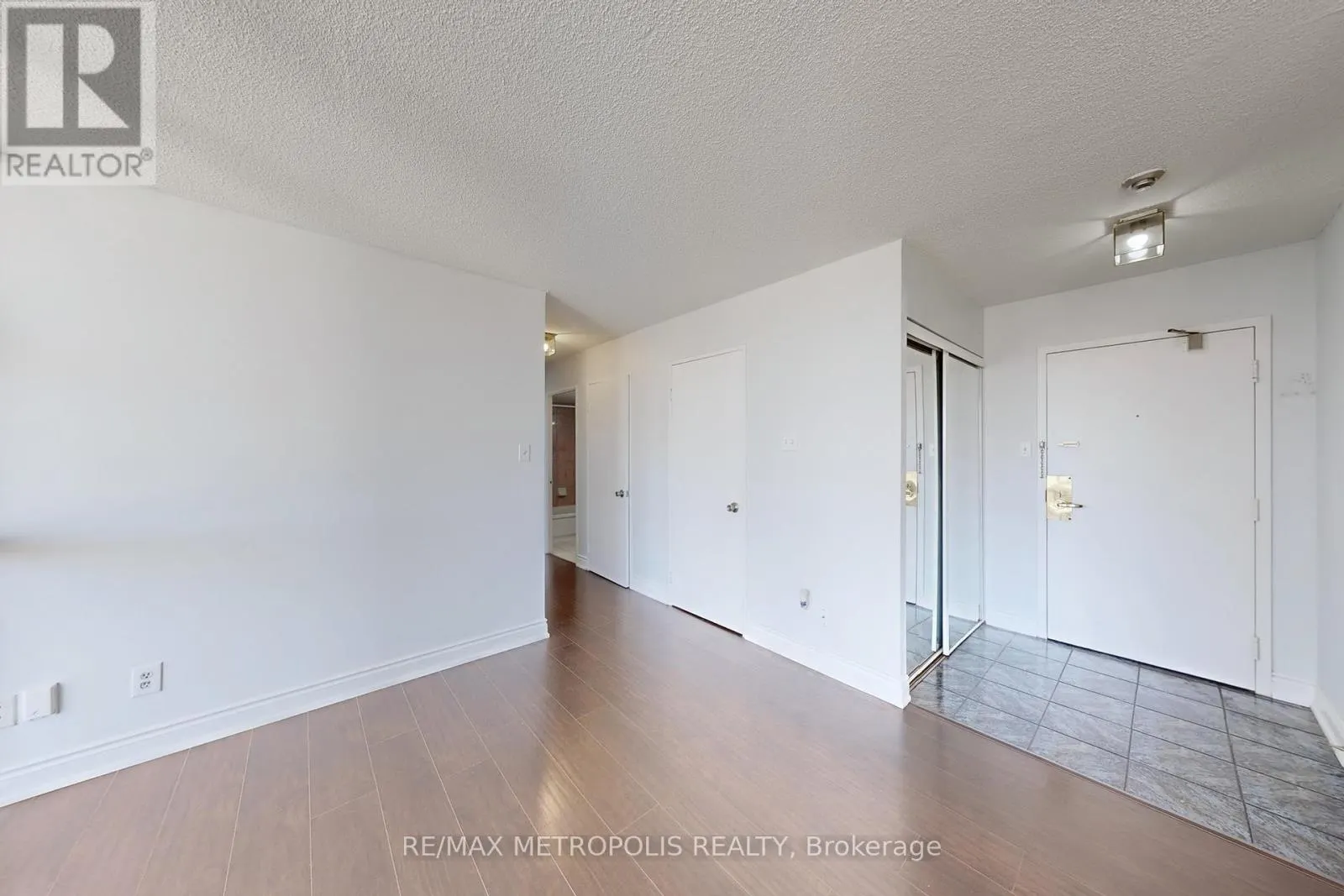 606 - 2901 KIPLING AVENUE