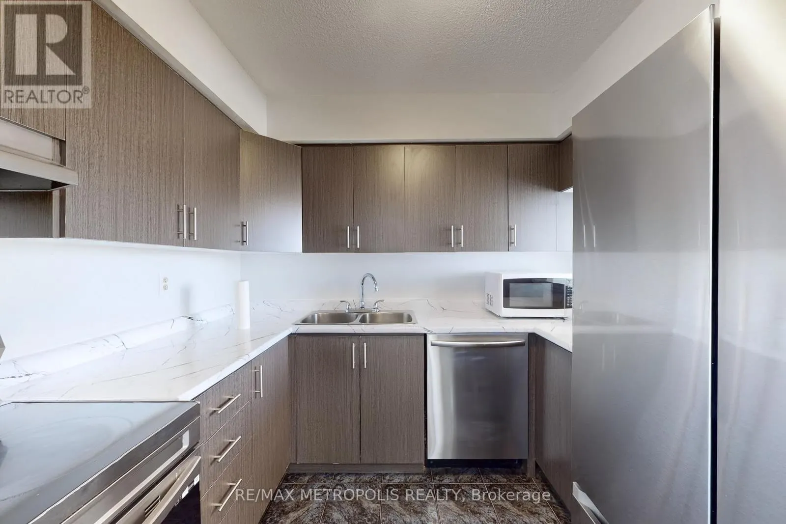 606 - 2901 KIPLING AVENUE