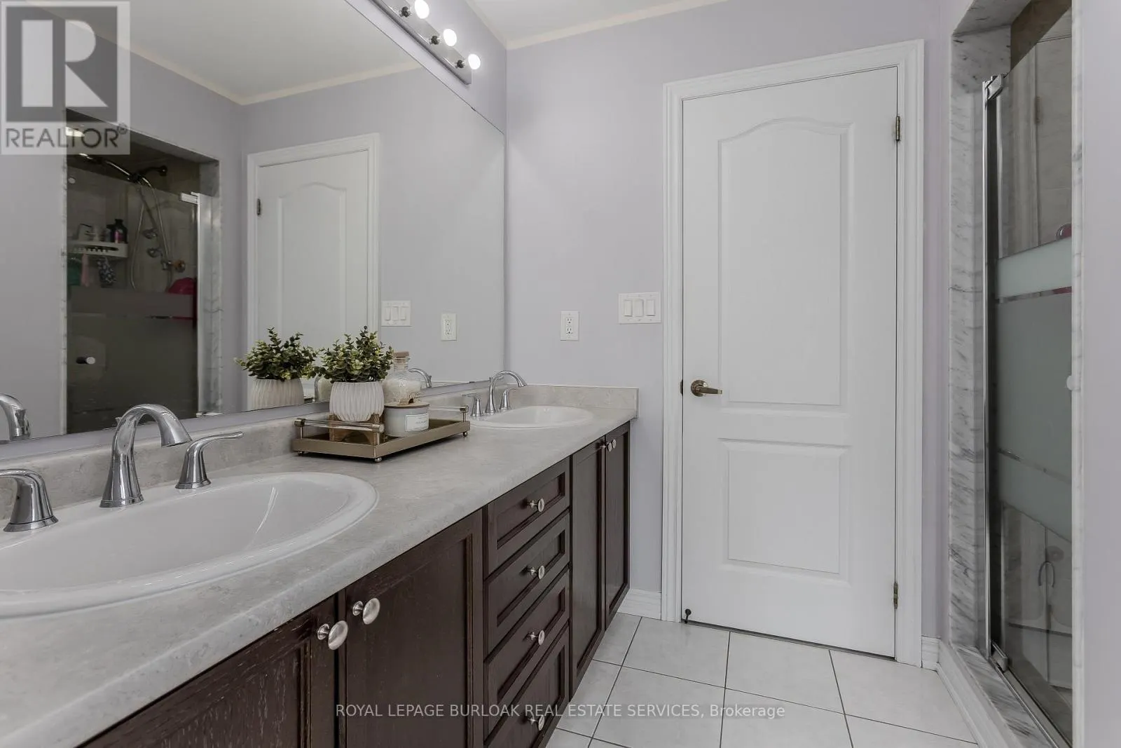 4272 ADOBE GATE