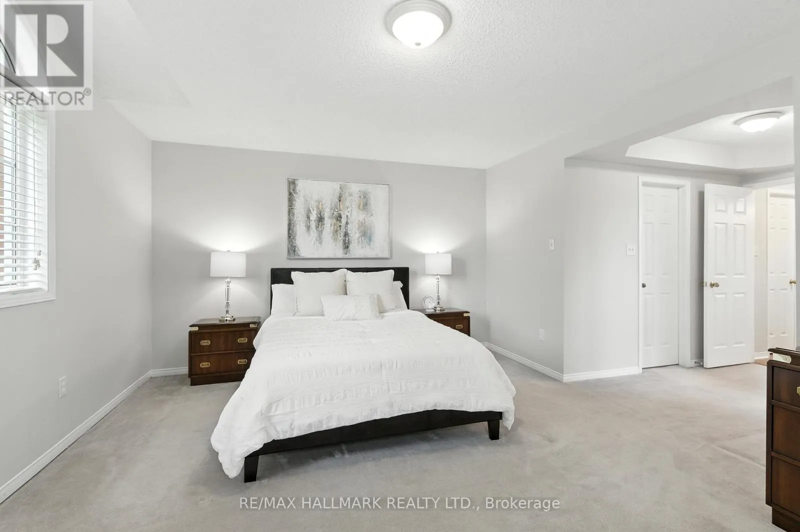 3288 EQUESTRIAN CRESCENT