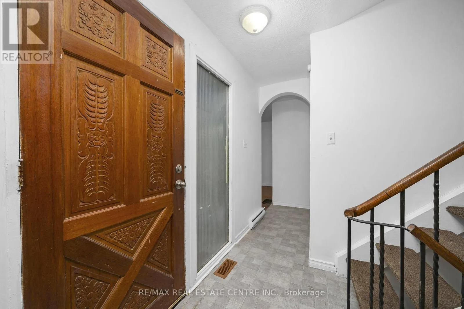 28 ADAMSON STREET S