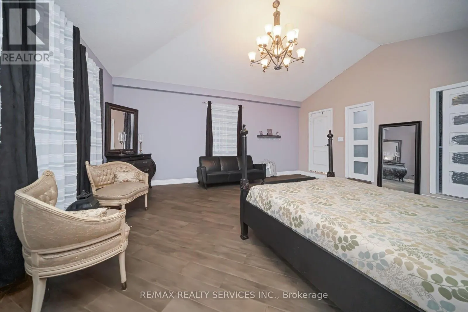 74 LEEWARD DRIVE N