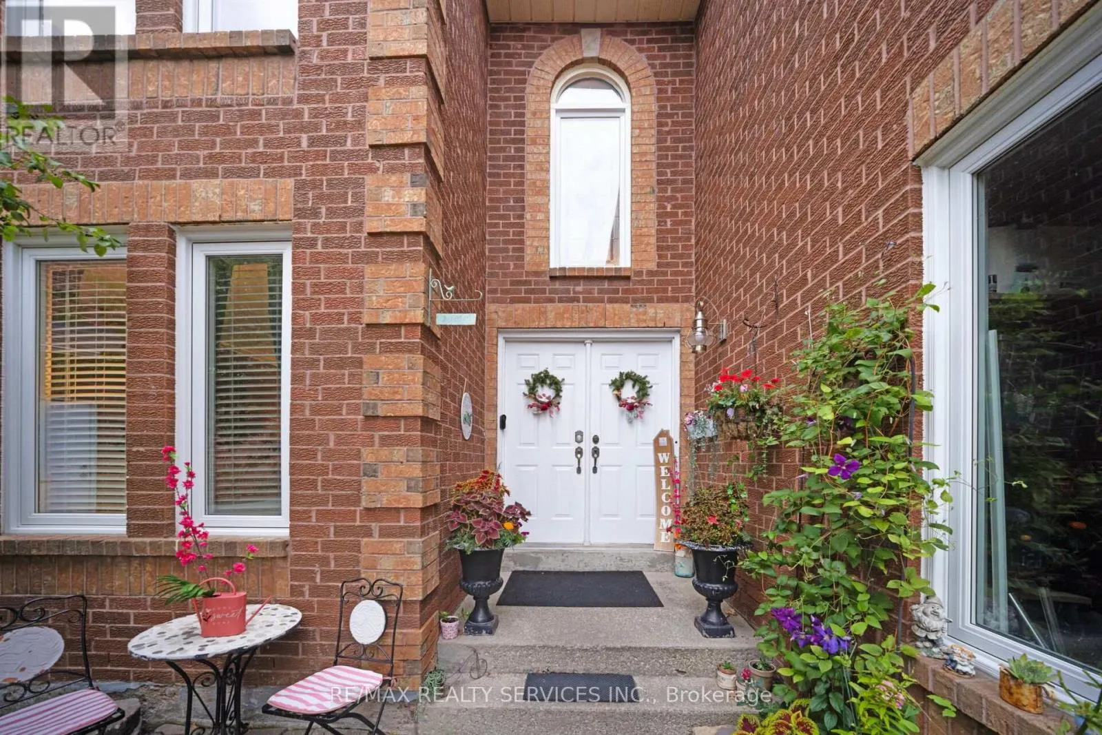 74 LEEWARD DRIVE N
