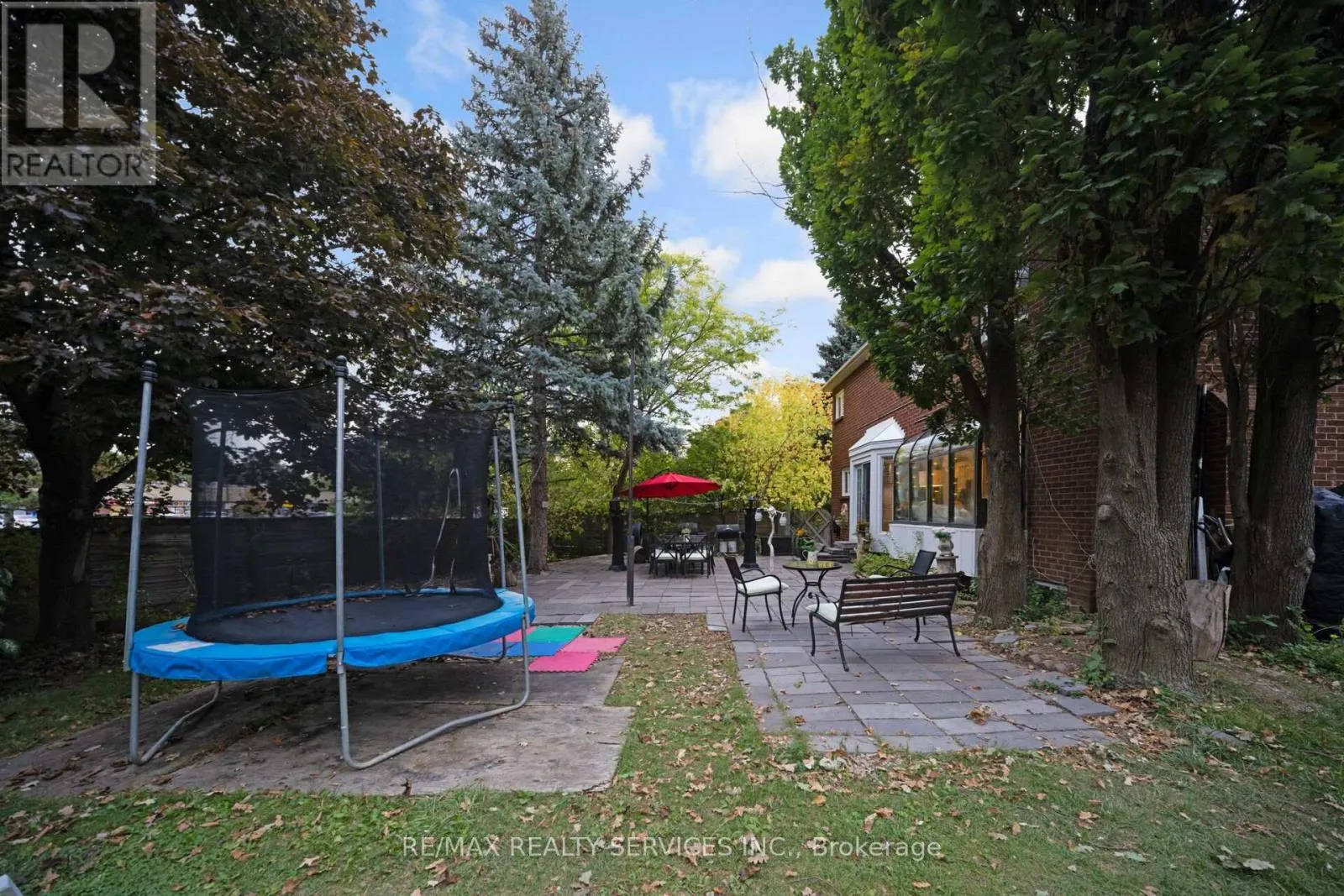 74 LEEWARD DRIVE N