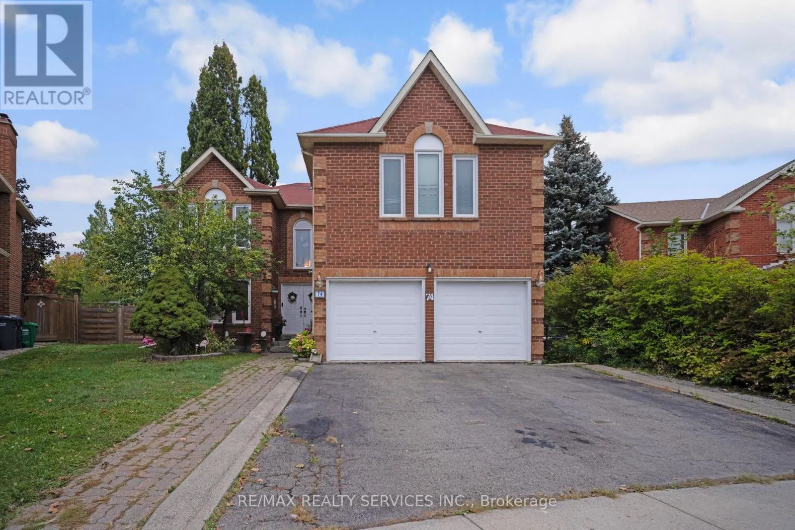 74 LEEWARD DRIVE N