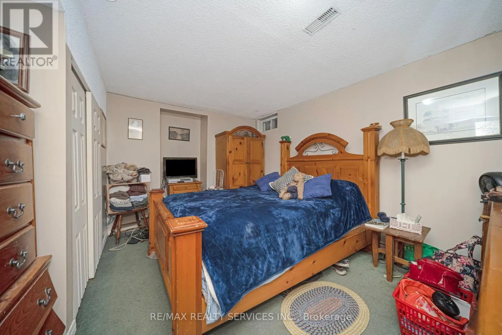 74 LEEWARD DRIVE N