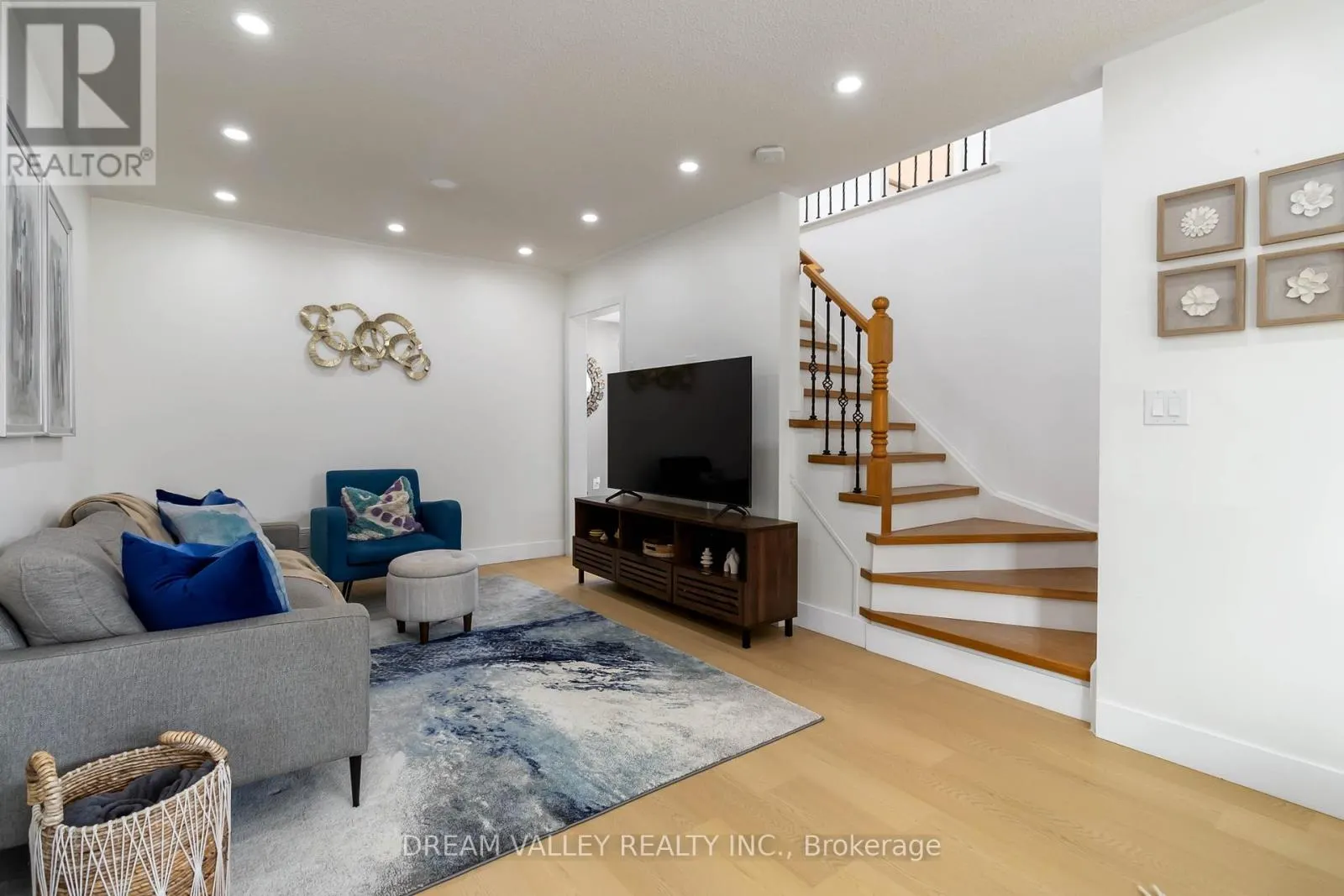 1517 EVANS TERRACE
