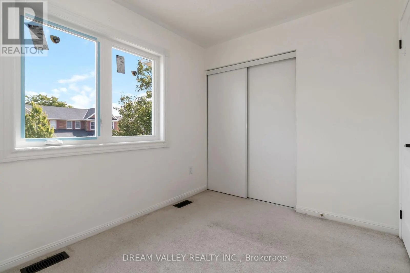 1517 EVANS TERRACE