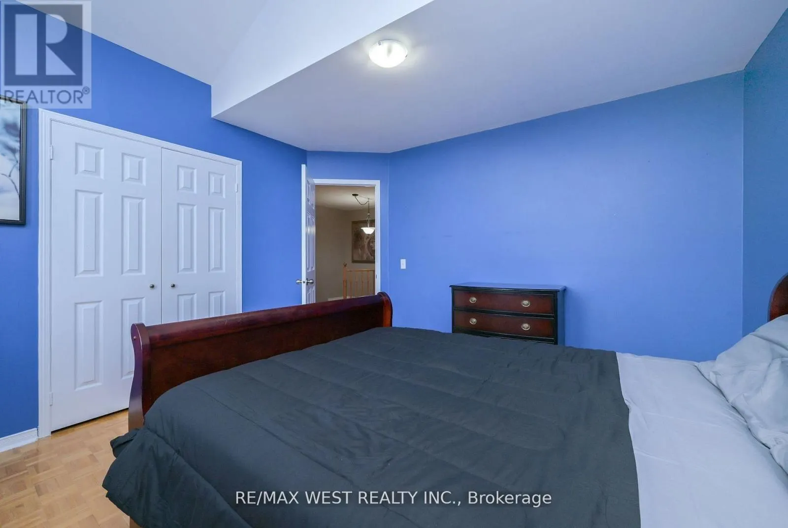 32 CRESTRIDGE DRIVE