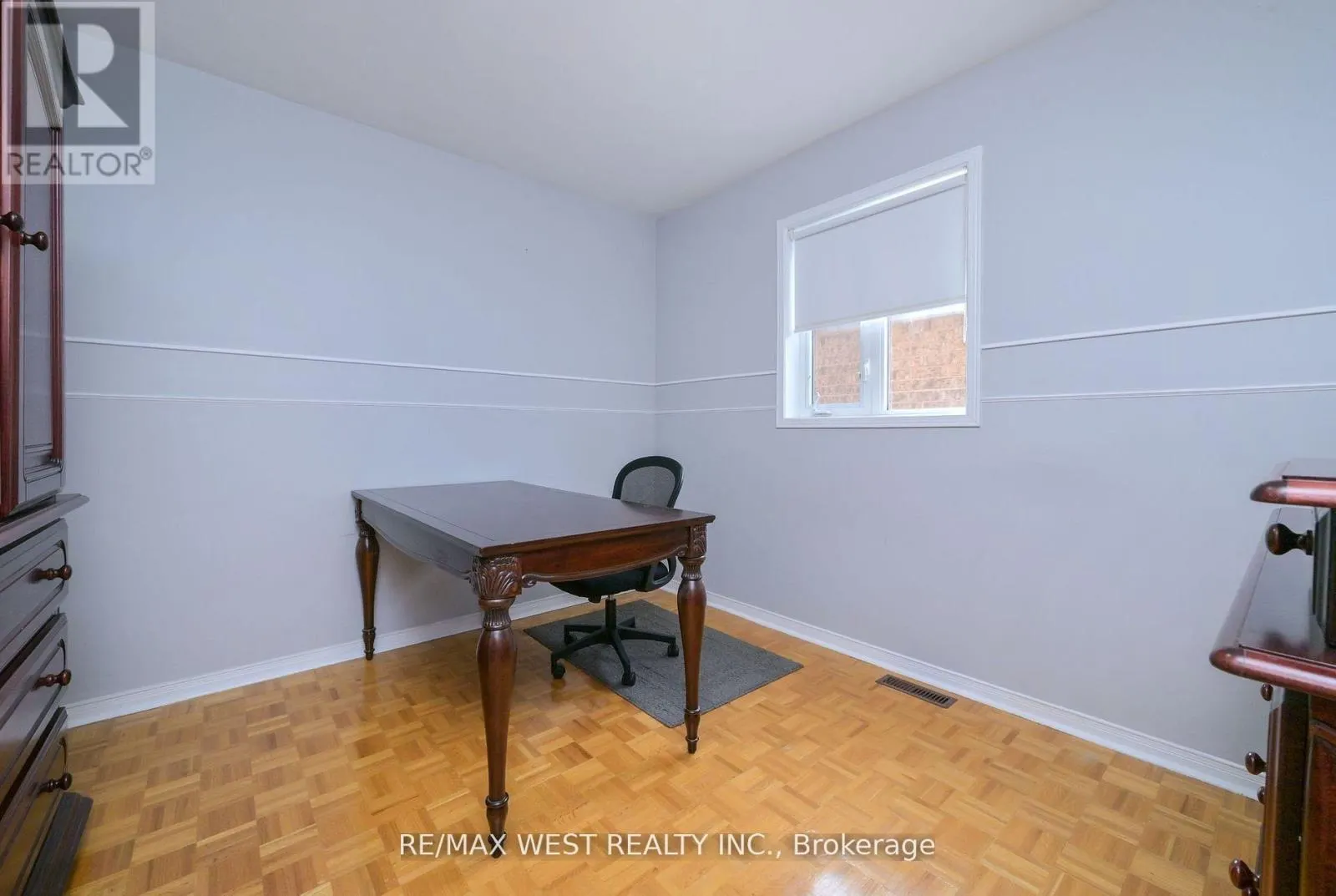 32 CRESTRIDGE DRIVE