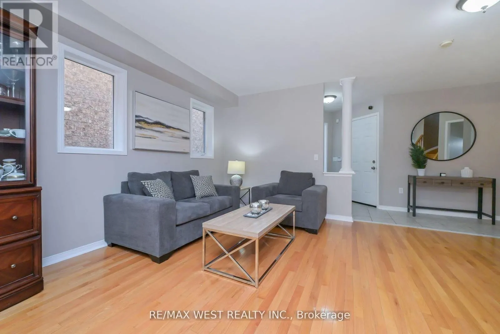 32 CRESTRIDGE DRIVE