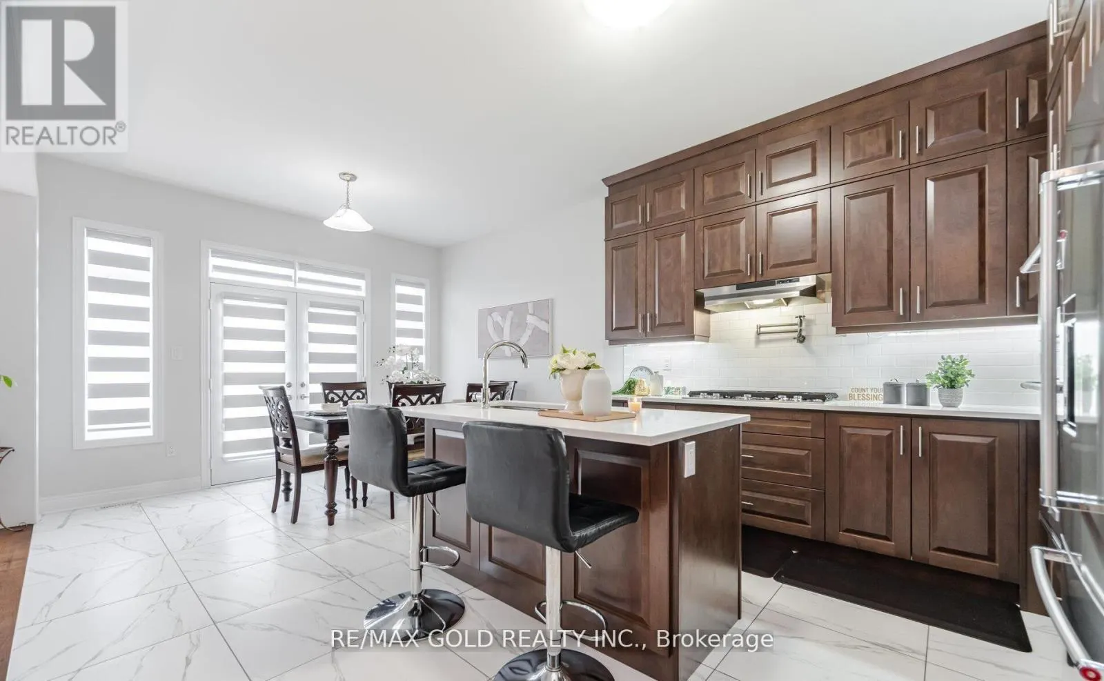 15 DUXBURY ROAD