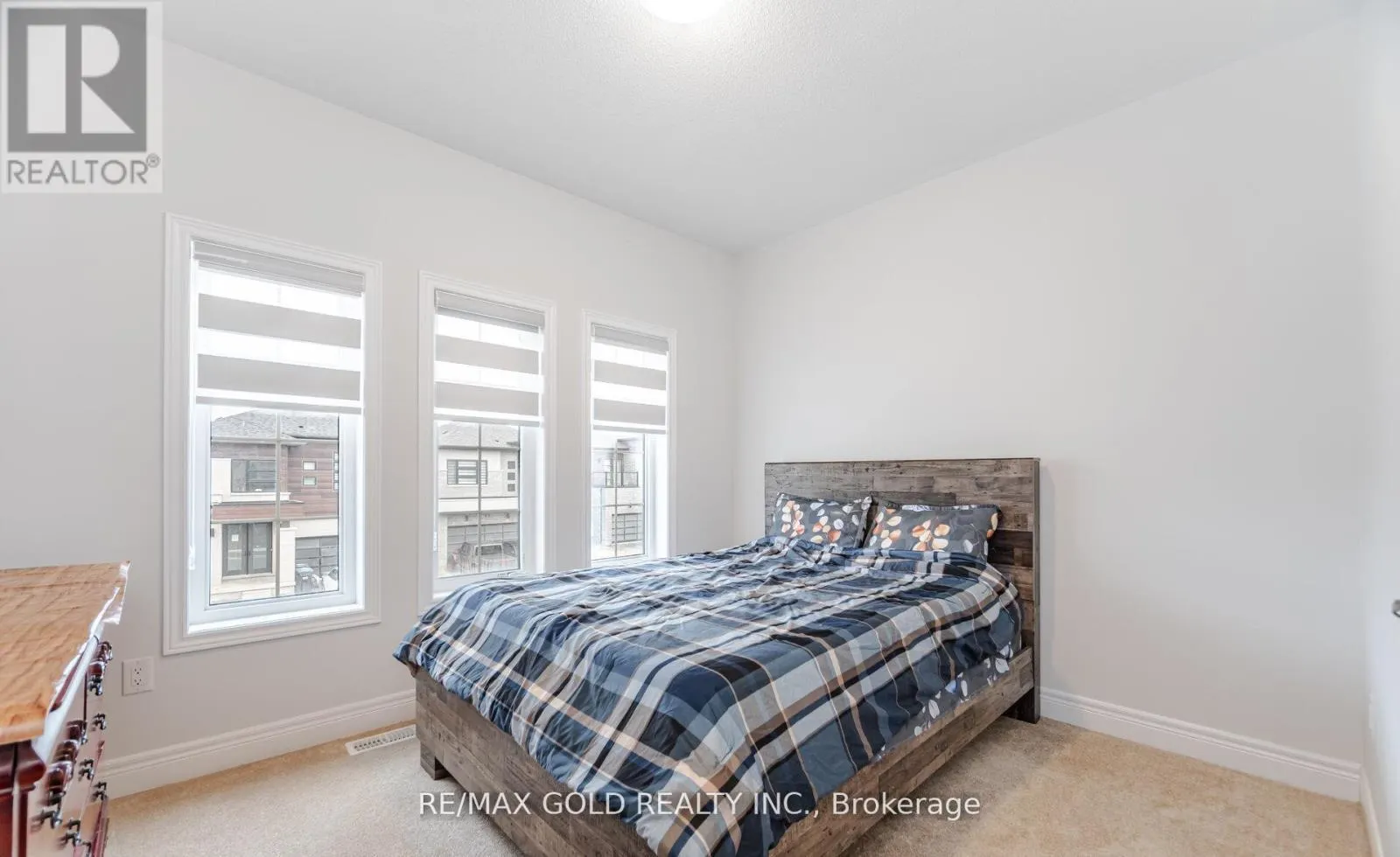 15 DUXBURY ROAD