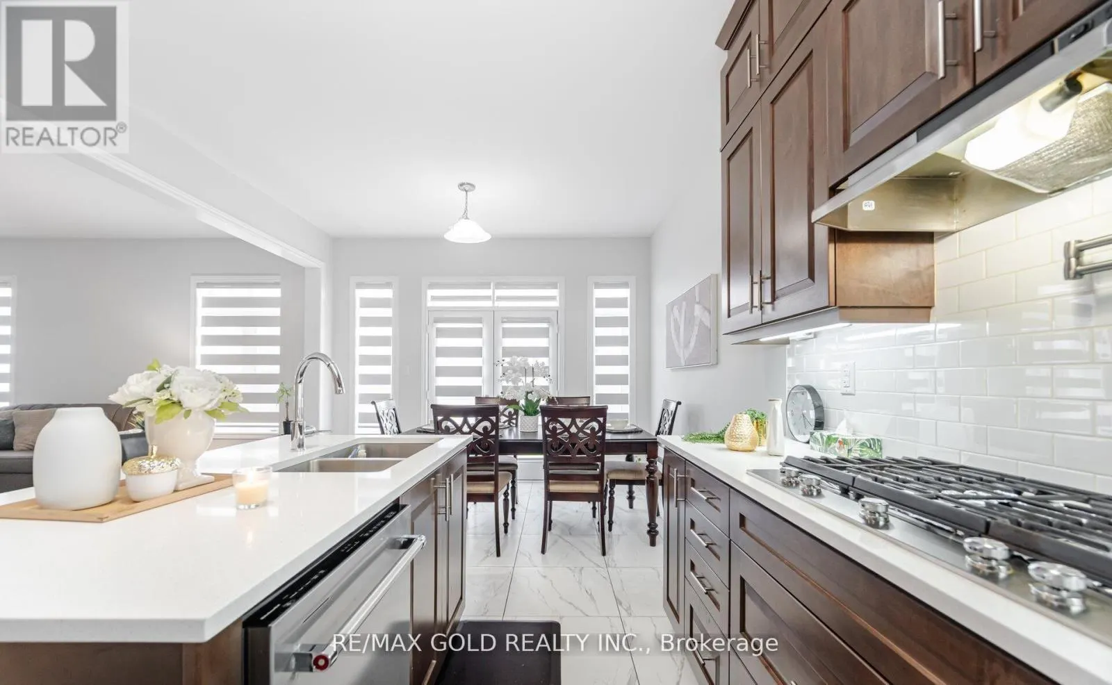 15 DUXBURY ROAD